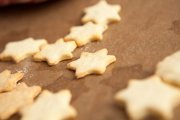 Flashpops Photographie - Antonia Nieddu Fotografie Kinderfoto Kinderfotografie Kinderfotoshooting Babyfoto Familienfotografie Familienfotoshooting Weihnachtskarte Weihnatsfotoshootinhg Seeson greetings on Location Serie - Weihnachtsbäckerei